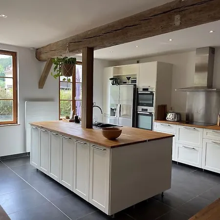 Casa vacanze Maison De Vacances Dans Un Village De Charme Bourguignon-sous-Montbavin